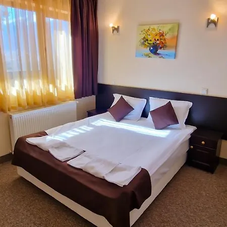 семеен света марина Hotel 2*