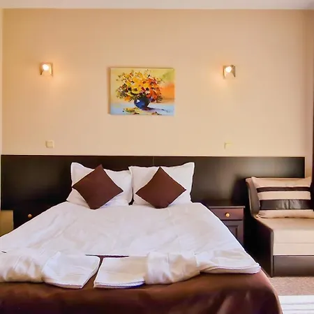 семеен света марина Hotel 2*