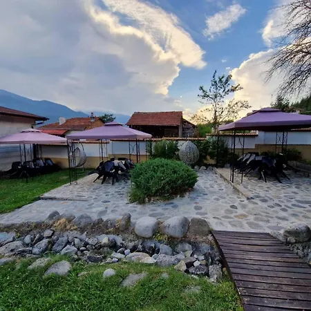 Hotel семеен света марина Dobrinishte