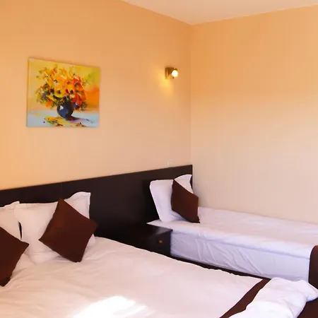 семеен света марина Hotel 2*