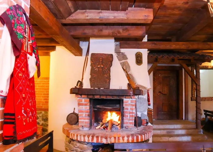 Хотел семеен света марина 2*