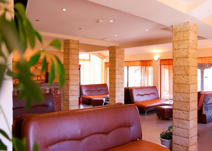 Хотел семеен света марина 2*