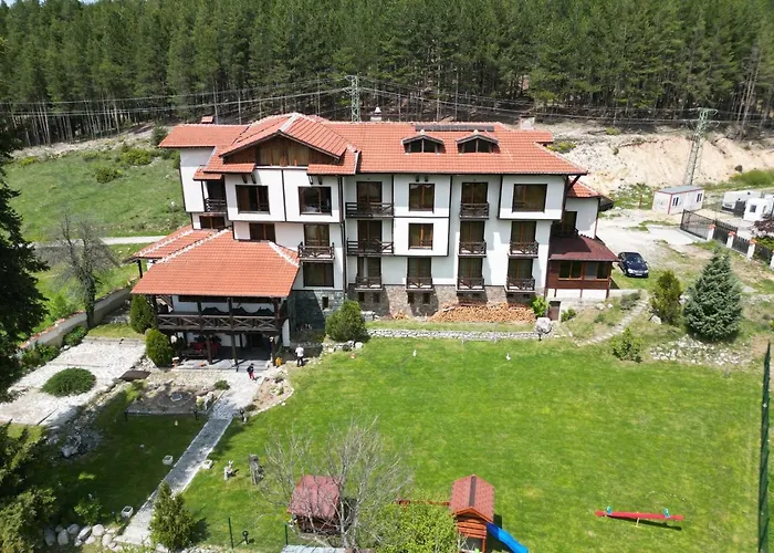 호텔 семеен света марина 2*