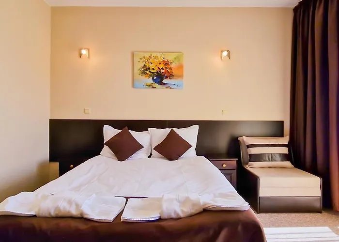 семеен света марина 호텔 2*