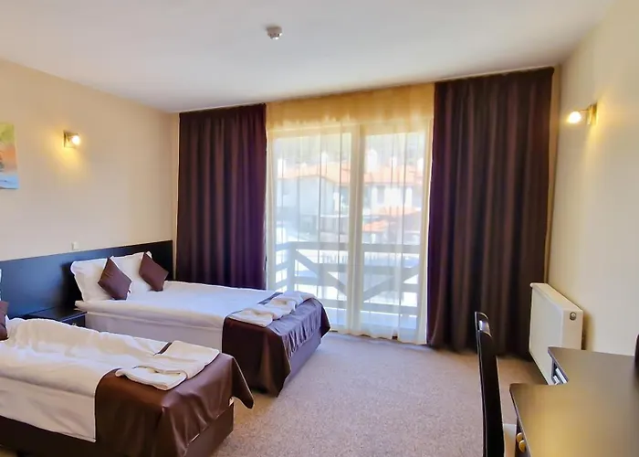 호텔 семеен света марина 도브리니쉬트