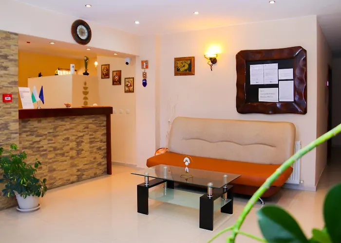 호텔 семеен света марина